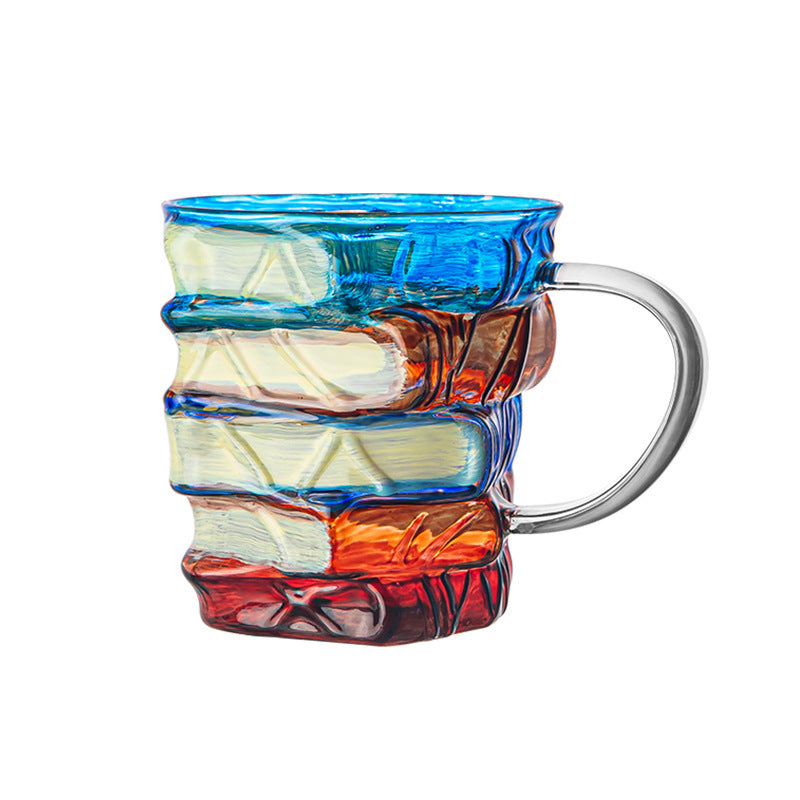 Tasse à café peinte forme livre