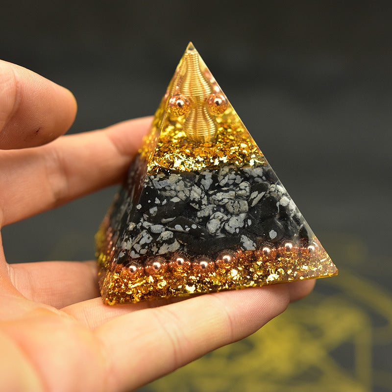 Orgonite en Pyramide Reiki