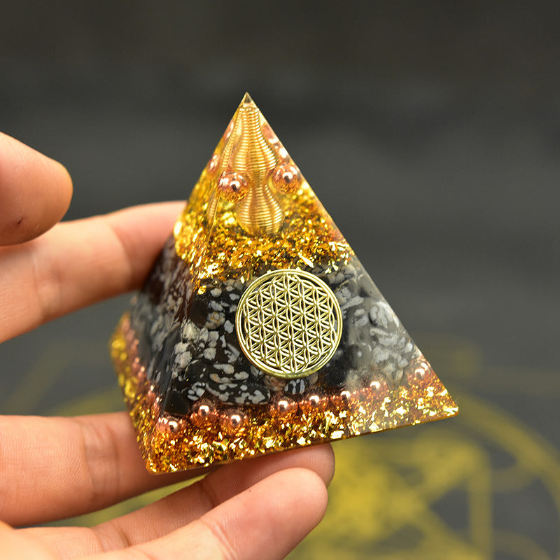 Orgonite en Pyramide Reiki