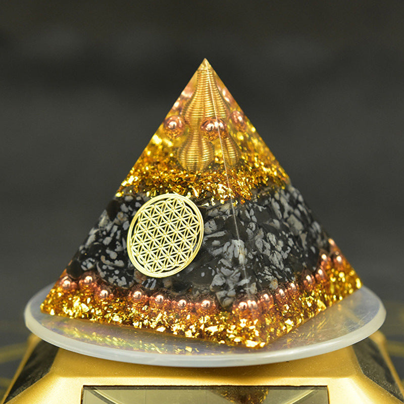 Orgonite en Pyramide Reiki