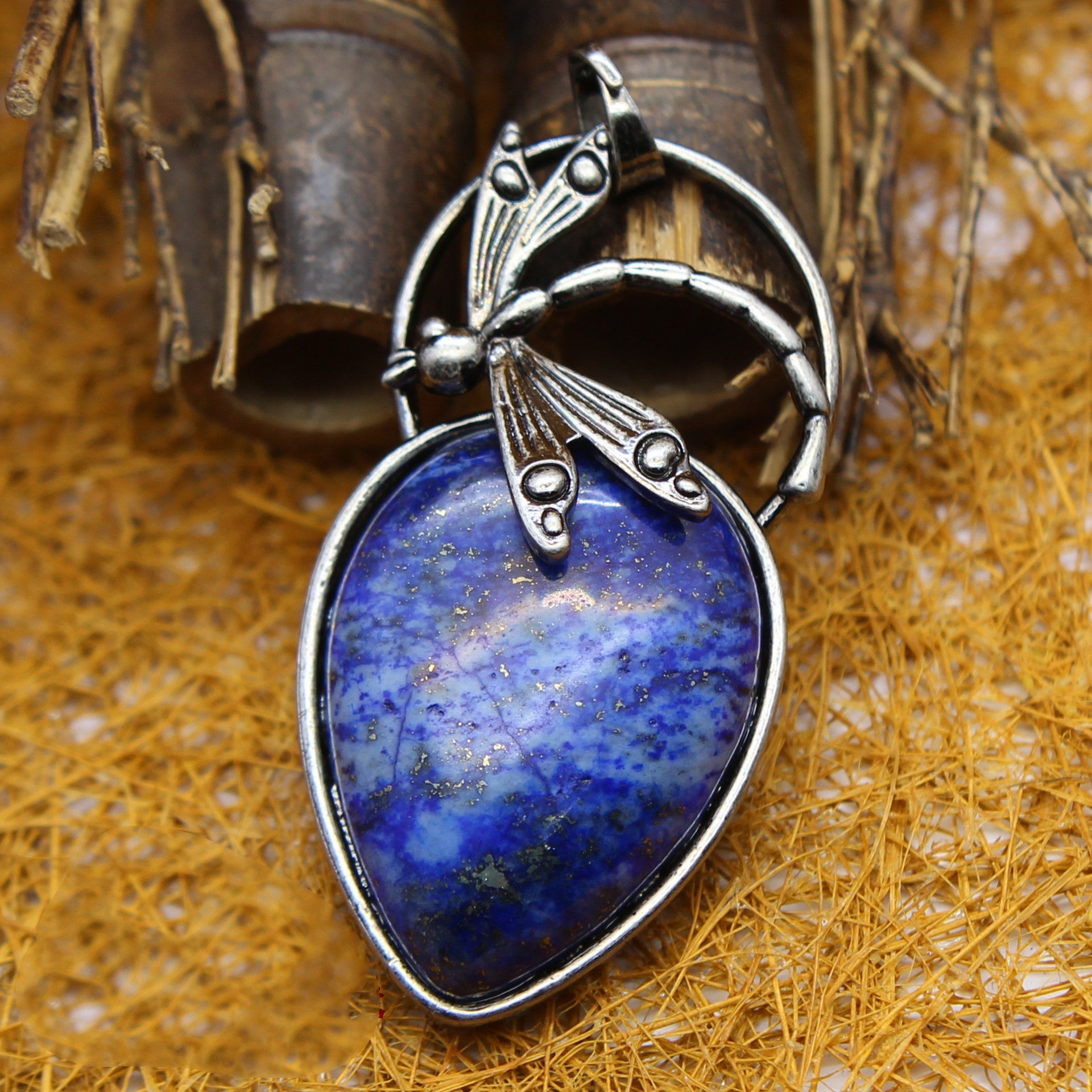 Nouveau pendentif en lapis-lazuli en forme de goutte d'eau rétro