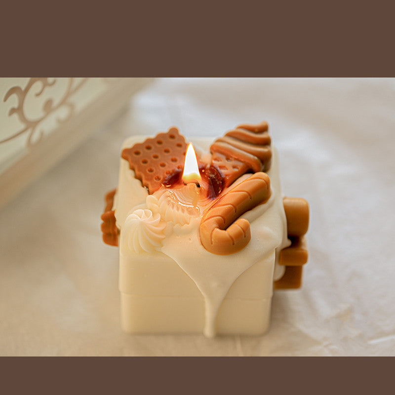 Bougies parfumées de Noël en forme de bonhomme en pain d'épices faites maison