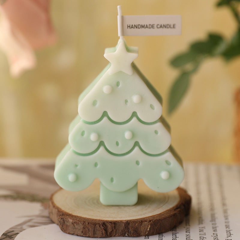 Bougies parfumées créatives pour une ambiance de sapin de Noël
