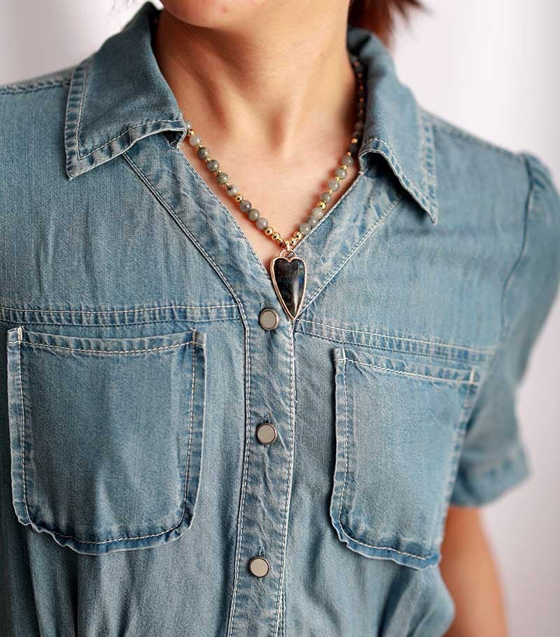 Collier pendentif Love en labradorite de haute qualité