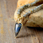 Collier pendentif Love en labradorite de haute qualité