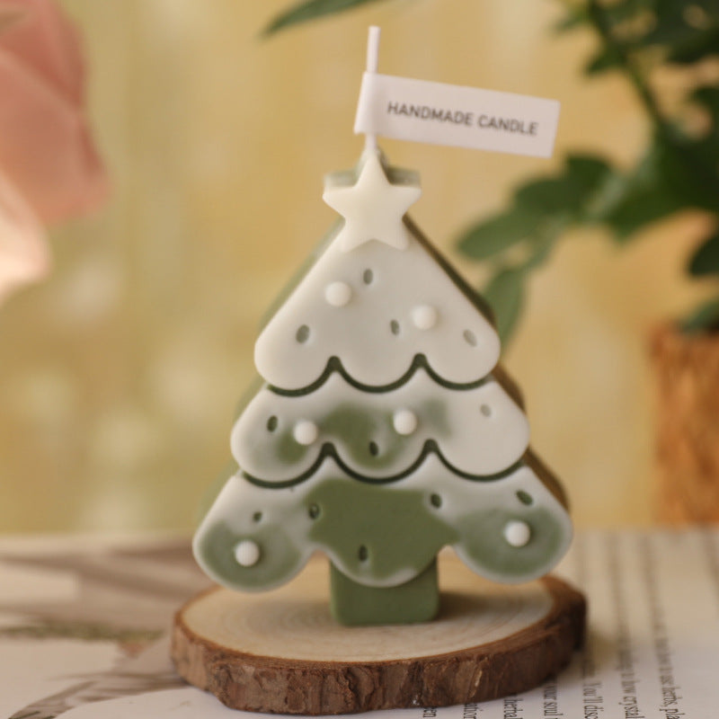 Bougies parfumées créatives pour une ambiance de sapin de Noël