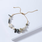 Bracelet original en perles d'eau douce et chaîne serpentine