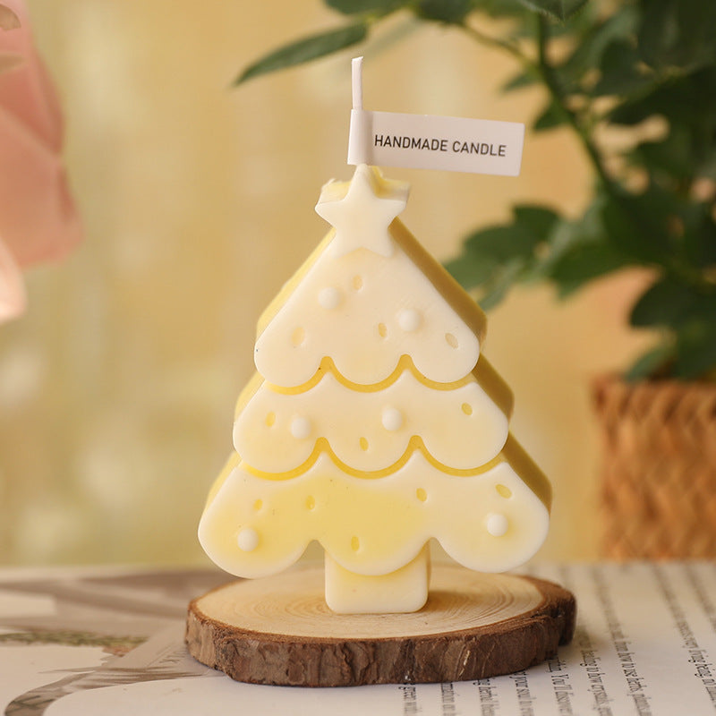 Bougies parfumées créatives pour une ambiance de sapin de Noël
