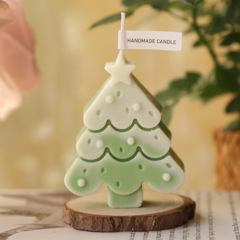 Bougies parfumées créatives pour une ambiance de sapin de Noël